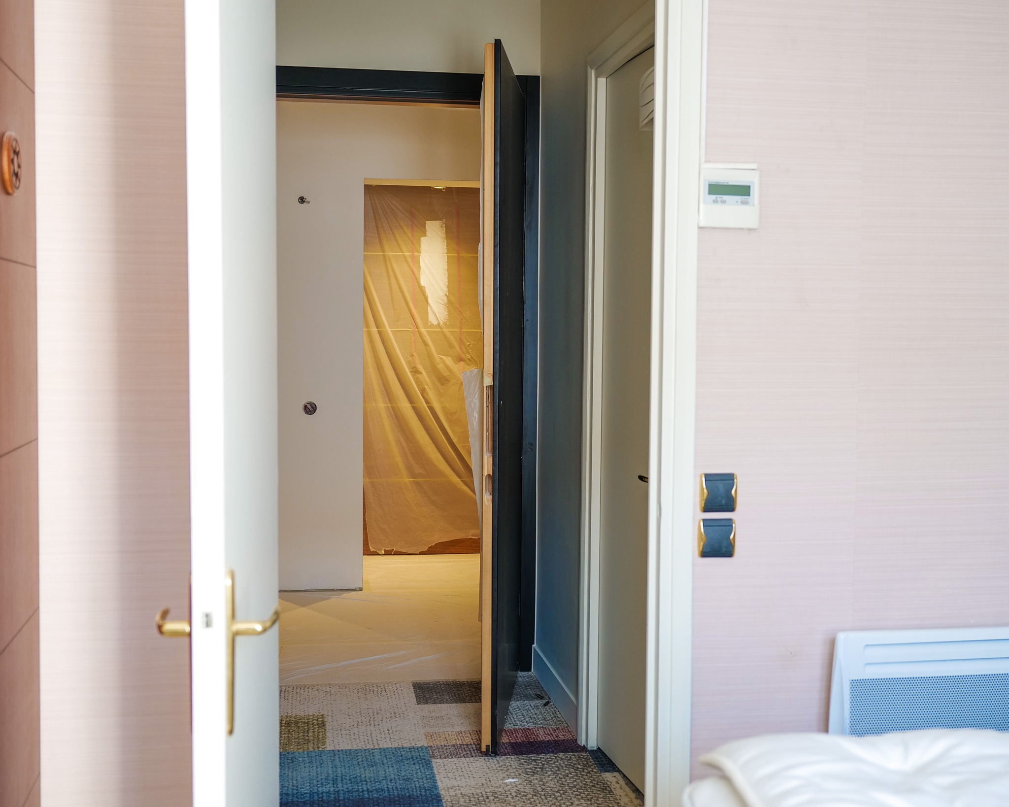 Visualisation depuis une chambre des couloirs lors des différents travaux réalisés.