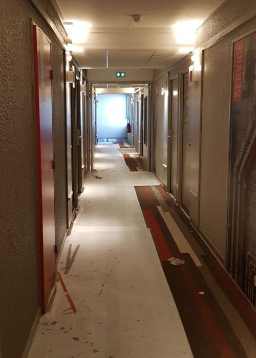 Circulation durant les travaux de rénovation suivi par DET Ingénierie pour l'hôtel Ibis de La Rochelle